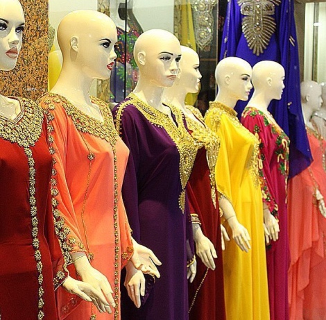 As roupas árabes tradicionalmente usadas por mulheres, Arabic clothes  traditionally clothes used by women